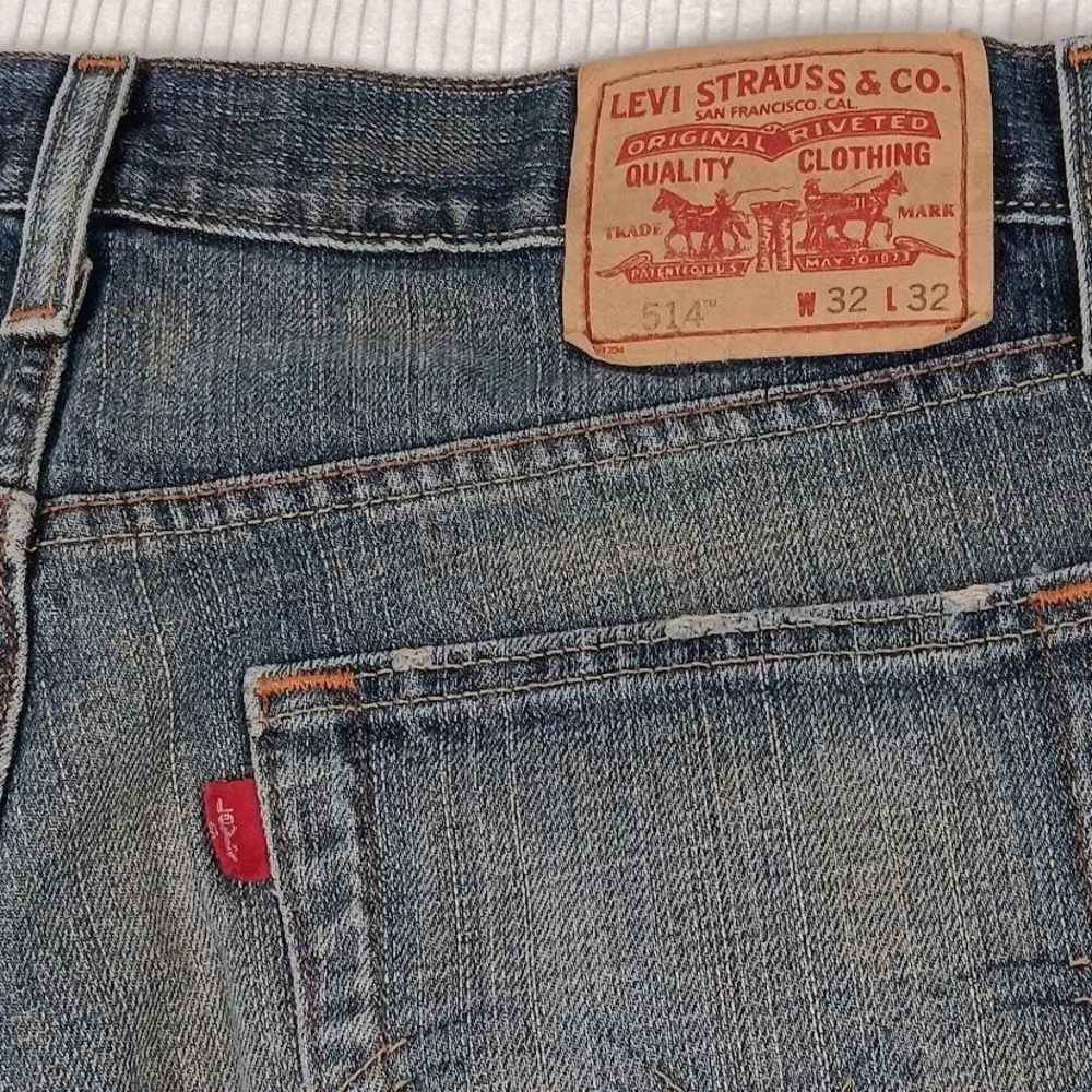 Levis 514 Jeans Mens 33x32 Blue‎ Slim Straight Denim Medium Wash Classic Pants